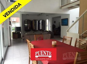 Casa · 255m² · 7 Ambientes · St Thomas Sur