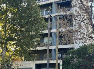 Departamento de 2 ambientes, Lanús · Departamento de 2 Ambientes con Balcon Corrido. -