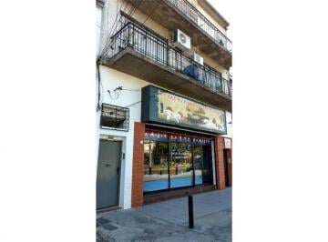 PH · 60m² · 3 Ambientes · Alquiler de 3 Ambientes Sobre Roca Al 2200 en un Primer Piso