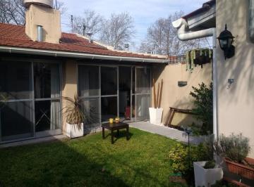 Casa · 5 Ambientes · 1 Cochera · Casa en Excelente Estado a 100 m de Av Espora y 4 Cuadras de Estacion Marmol