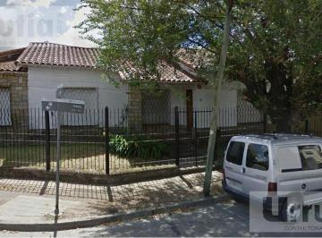 Casa · 120m² · 2 Dormitorios · 1 Cochera · Casa - Moron