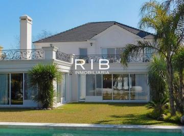 Casa de 4 ambientes, Pilar · Impecable Propiedad Estilo Francés