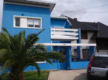 Casa · 177m² · 5 Ambientes · Moderno Chalet en Barrio Constitución.