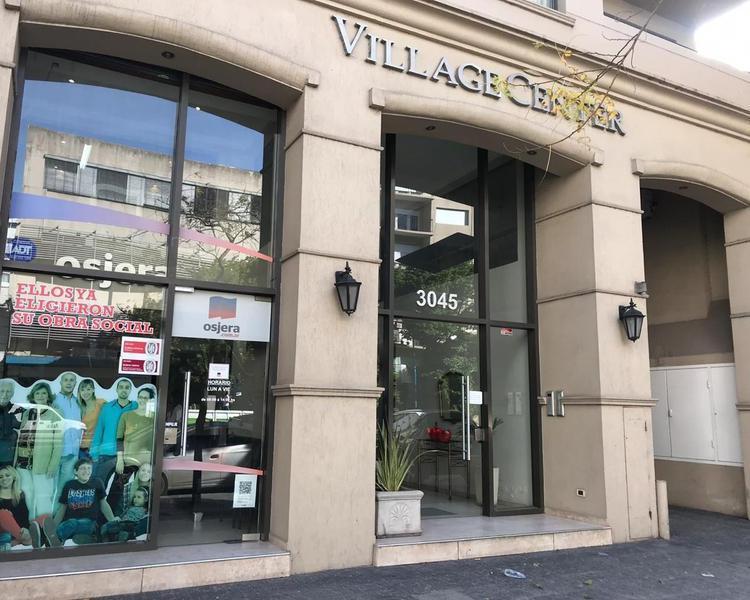 Excelente departamento de tres ambientes A la calle sobre av. Colon