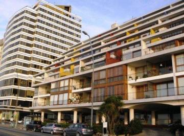 Departamento · 137m² · 4 Ambientes · 1 Cochera · Semipiso de 4 Ambientes con Vista Plena Al Mar