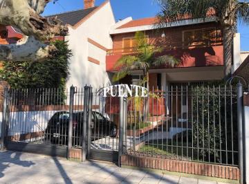 Casa · 254m² · 5 Ambientes · 4 Cocheras · Casa - Banfield Oeste