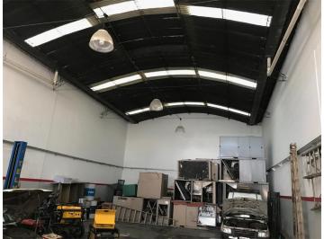 Bodega-Galpón · 305m² · Galpon con Local y Vivienda