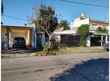 PH · 122m² · 5 Ambientes · Depto. T. casa Para 2 Familias en Wilde.