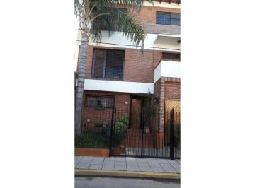 Casa · 220m² · 5 Ambientes · Casa 4 Dorm. 360 m² de Lote y 252 m² Cubiertos - m