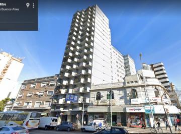 Departamento · 79m² · 3 Ambientes · 3 Ambientes con Depcias Al Frente Sobre Avda. Mitre 86 m²