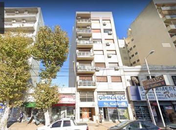 Local comercial · 303m² · Local Sobre Avda. Mitre 303 m²