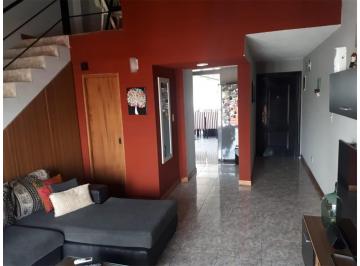 Departamento · 90m² · 2 Ambientes · Amplio 2 Ambientes de 90 m², con Posibilidad de 2do. Dormito