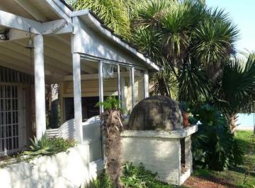 Quinta vacacional de 5 ambientes, La Plata · Encantadora Quinta en Venta - Fácil Acceso Desde Camino General Belgrano