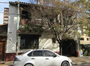 Casa · 270m² · 4 Ambientes · 3 Cocheras · Casa en Venta, 4 Ambientes, en Quilmes Centro, Amplia Cochera