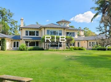 Casa de 5 ambientes, Pilar · Excelente Propiedad Al Golf Sobre 3000 m²