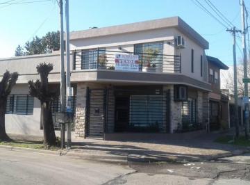Casa de 4 ambientes, Quilmes · Casa en Dos Plantas Totalmente Reciclada. Acceso a Autopista. Nuevo Precio.