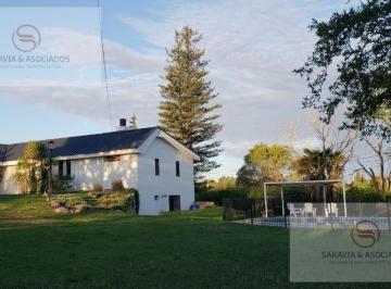 Casa · 390m² · 3 Ambientes · Casa en Venta, 3 Dorm., Villa Allende, Barrio Condor Alto