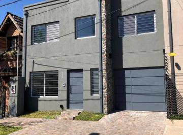 Casa · 140m² · 4 Ambientes · Casa - Castelar Norte