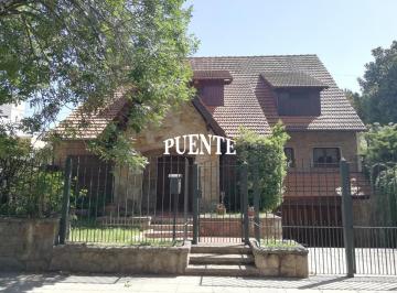 Casa · 400m² · 5 Ambientes · 2 Cocheras · Casa - Banfield Oeste