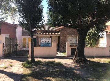 Casa · 80m² · 3 Ambientes · Casa a La Venta de 3 Ambientes en Loma Hermosa