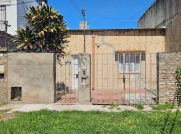 Casa · 2 Dormitorios · 1 Cochera · 24 de Setiembre 3300
