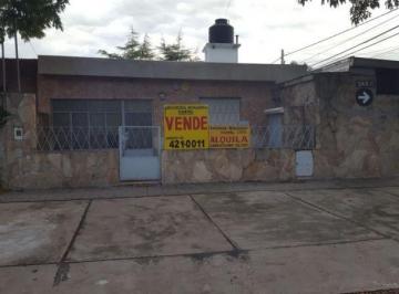 Casa · 3 Dormitorios · 1 Cochera · Santa Fe 7300