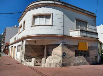 Casa de 4 ambientes, Avellaneda · Casa en Esquina 4 Ambientes con Galpón, Cochera y Terraza – Múltiples Destinos Posibles – Wilde