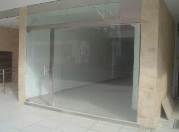 excelente frente · Local Apto Todo Destino 90 m² C/cochera Tiraje a Los 4 Vientos