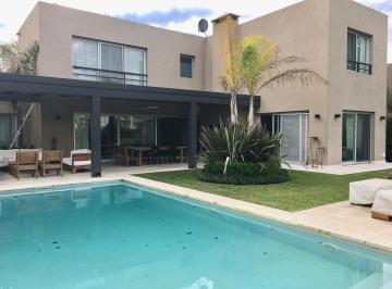 Casa de 7 ambientes, Pilar · Muy Linda Casa Moderna en Venta