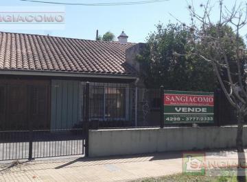 Casa · 240m² · 3 Ambientes · 1 Cochera · Chalet en Adrogué