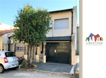 Casa de 4 ambientes, La Matanza · Chalet 4 Ambientes Centrico // Alsina 583