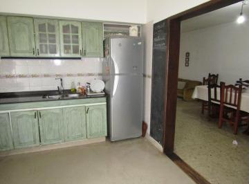 Casa · 85m² · 5 Ambientes · 2 Cocheras · Casa - Llavallol