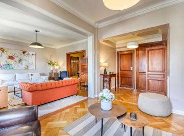 Departamento de 5 ambientes, Recoleta · Piso de Categoria y Diseno - Impecable 3 Dorm. (Cochera Opcional)