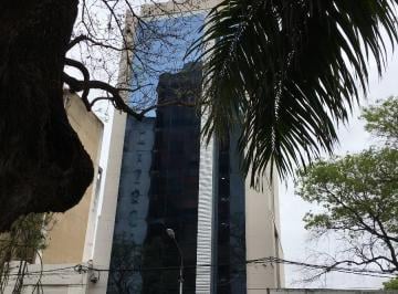 Oficina comercial de 1 ambiente, Resistencia · Oficinas Edificio Juvenal Av Sarmiento 700 Contrafrente 5to Piso 44 m².