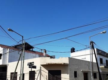 Casa · 153m² · 3 Ambientes · Casa con Local y Cochera, Oportunidad!