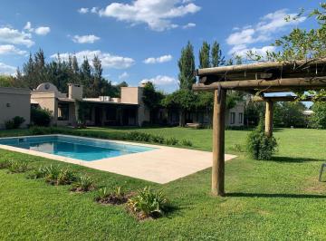 Casa de 6 ambientes, Luján · Casa en Venta - Santa Catalina - Open Door - Lujan