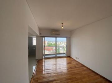 Departamento de 2 ambientes, Tres de Febrero · Lujoso Dpto 2 Amb Al Frente, Caseros Centro