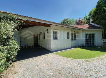 Casa · 135m² · 4 Ambientes · Casa en Venta en Solar del Bosque!