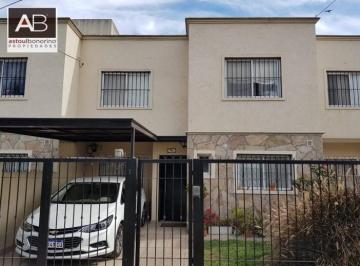 Casa de 3 ambientes, San Miguel · Duplex en Venta en Bella Vista