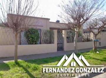 Casa de 3 ambientes, Lanús · Casa de 3 Ambientes con Amplio Patio y Galpon