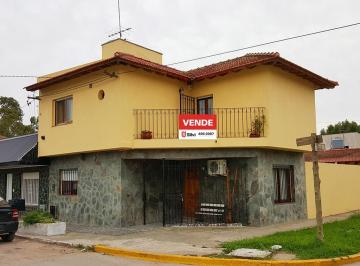 Casa · 170m² · 3 Dormitorios · 1 Cochera · Casa - Punta Lara