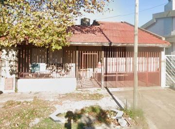 Casa de 3 ambientes, Lanús · Venta Casa a Reciclar con Gran Lote Lanus Este