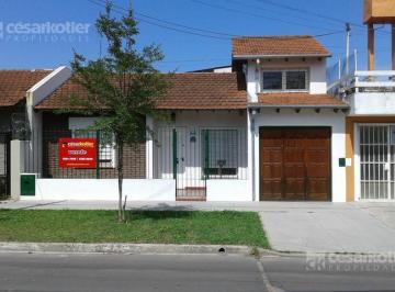 PH · 97m² · 4 Ambientes · 1 Cochera · Oportunidad! Escucha Oferta! PH de 4 Amb. C/patio y Cochera en Excelente Estado