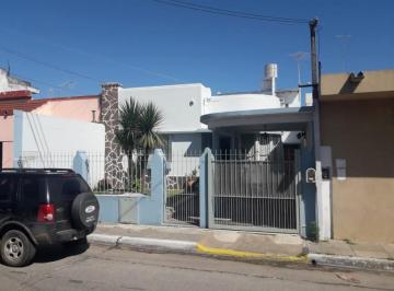 Casa · 150m² · 5 Ambientes · 1 Cochera · Casa en Venta en Libertad
