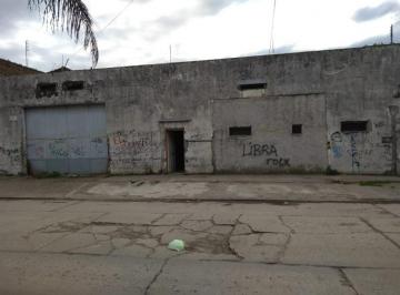Bodega-Galpón · 600m² · Galpon en Venta en Paso del Rey Sur