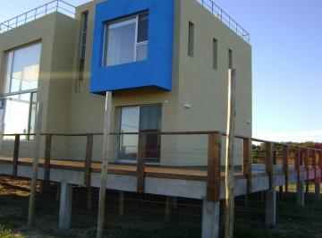 Casa de 4 ambientes, Uruguay · Hermosa Casa Frente Al Mar en Punta del Este, 2 Plantas, Disponible