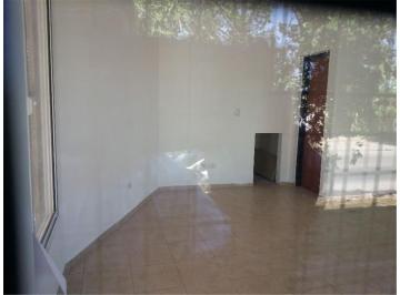 Local comercial · 18m² · Local 25 m Apto Todos Los Rubros. en Complejo a La Calle