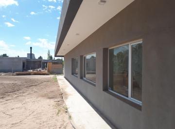 Casa de 5 ambientes, Cipolletti · Venta - Casa 4 Dorm. Cipolletti