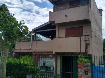 Casa de 5 ambientes, Esteban Echeverría · Casa en Venta con 2 Departamentos Apta Credito