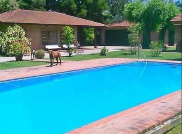 Quinta vacacional · 410m² · 6 Ambientes · Quinta - Ezeiza